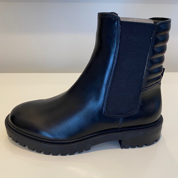 *NWT* Chelsea Boots - Black - Sz 6 - Picture 4 of 13